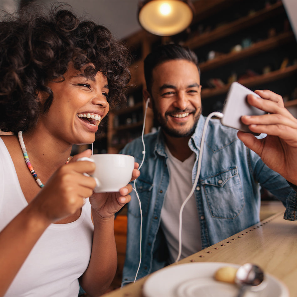 Man and woman in a coffee shop
